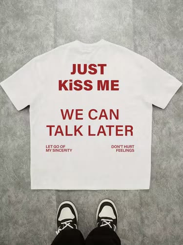 Just kiss me tee